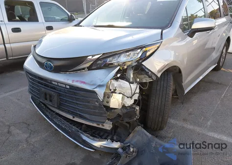 2023 Toyota Sienna Xle z USA, uszkodzony, nr VIN 5TDYRKEC7PS161315